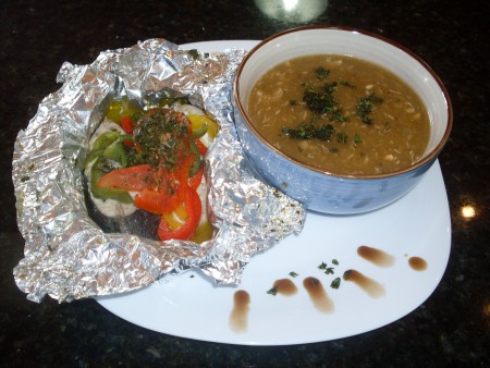 Papelote de Anchova ao mediterrâneo com Pirão